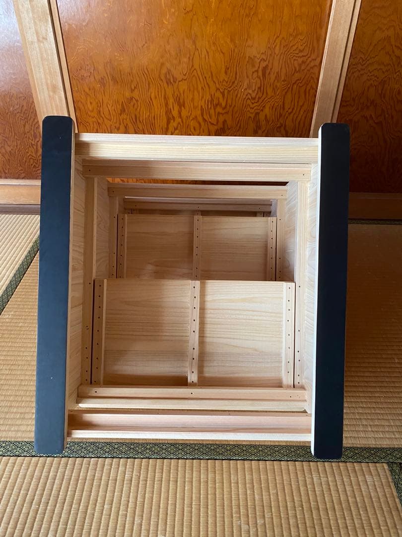 Yaskuro様限定の、手摺り付き3段の踏み台です。